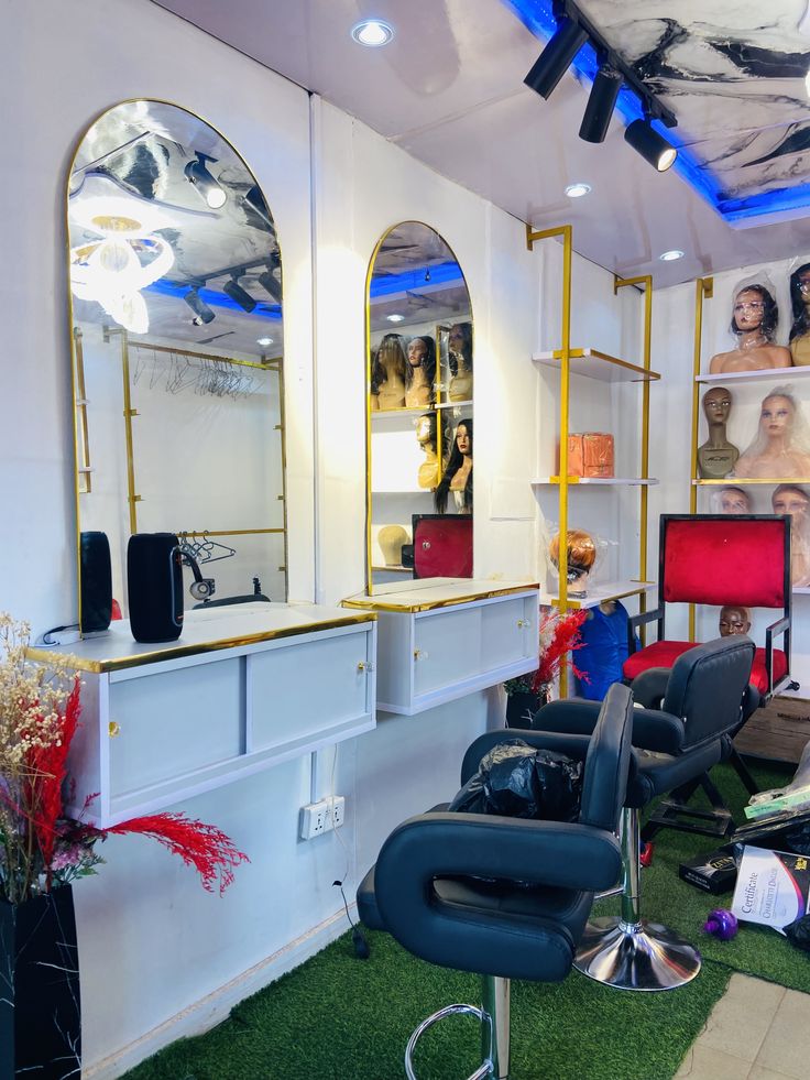 Beauty Salon & Spa 8